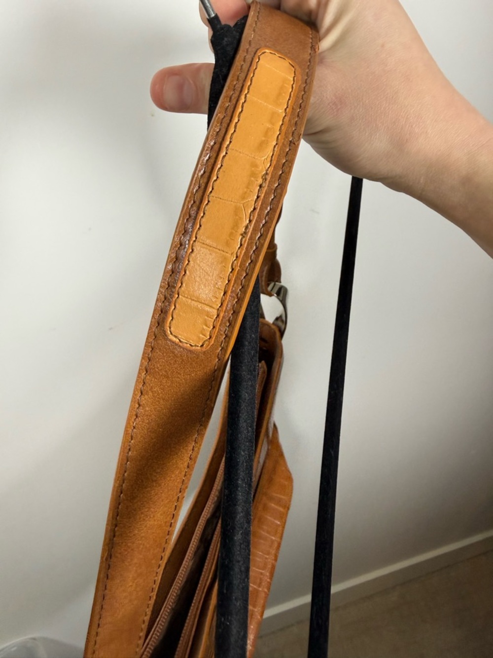 Faux Croc Embossed Western Vegan Leather Bag - Picture 5 of 10